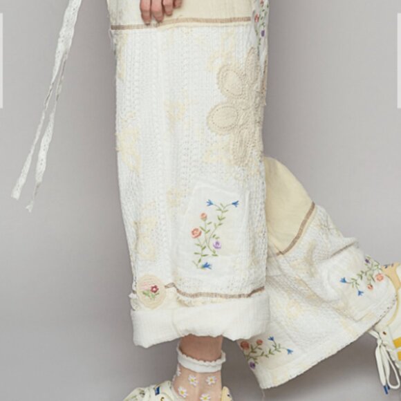 POL Cream Floral Patchwork Pants - Picture 2 of 3
